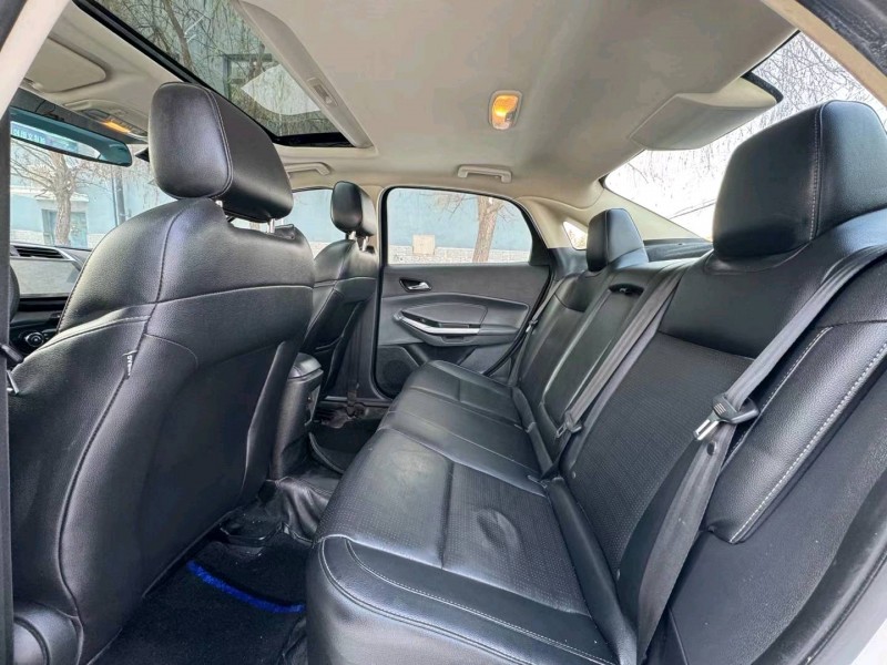 保定15年福特福睿斯8