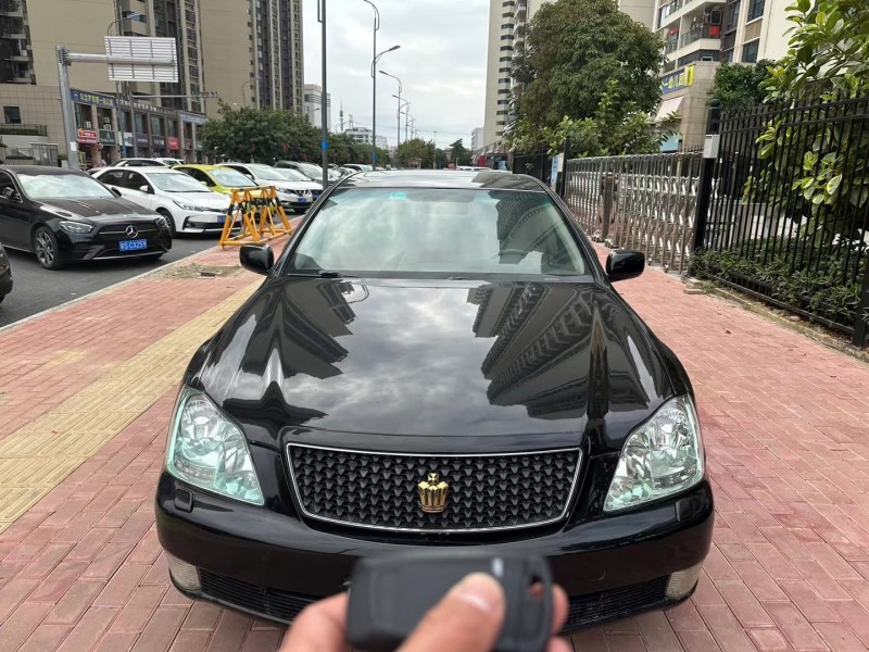 广州09年丰田皇冠1