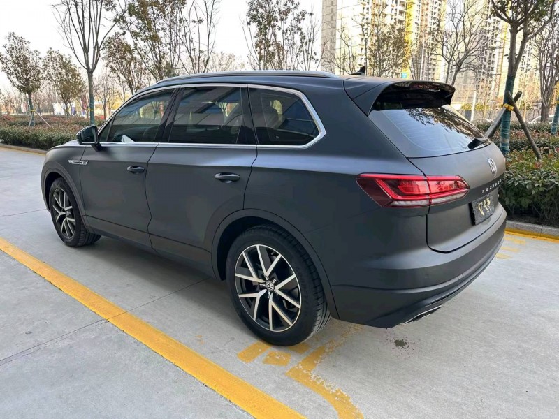 济宁19年大众途锐7