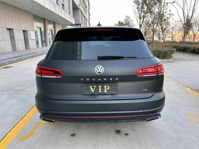 济宁19年大众途锐9