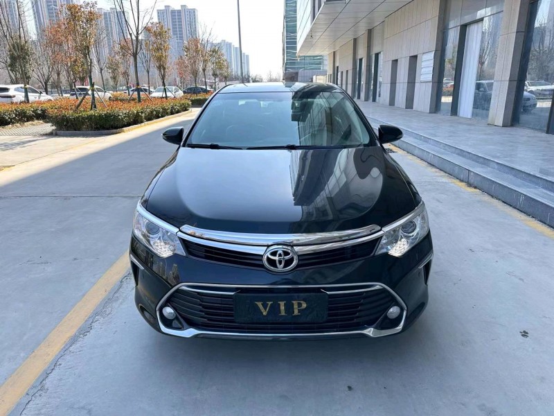 济宁17年丰田凯美瑞1