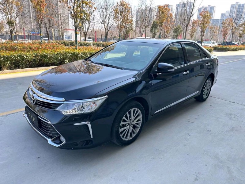 济宁17年丰田凯美瑞2