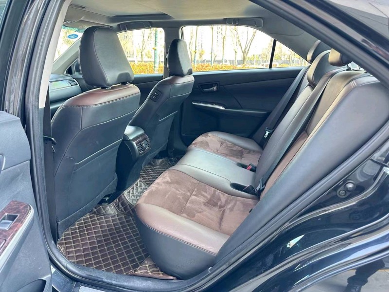 济宁17年丰田凯美瑞4