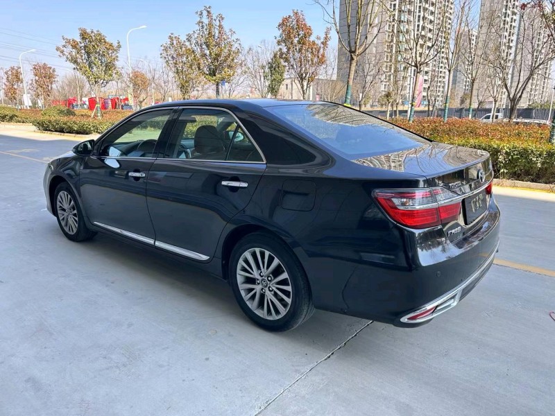 济宁17年丰田凯美瑞7