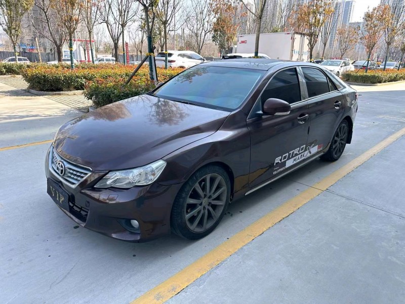 济宁13年丰田锐志2