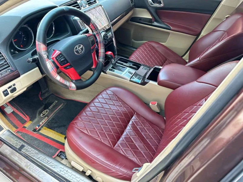 济宁13年丰田锐志5