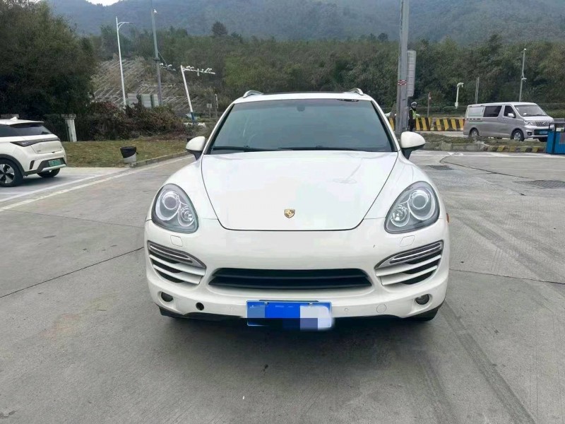 枣庄12年保时捷卡宴1