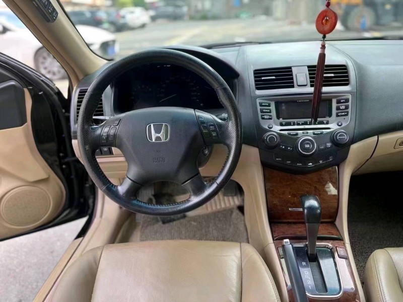 广州07年本田雅阁8