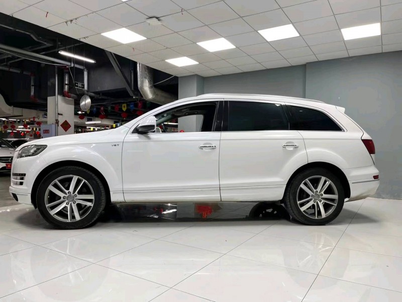 成都10年奥迪Q72