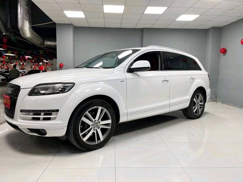 成都10年奥迪Q73