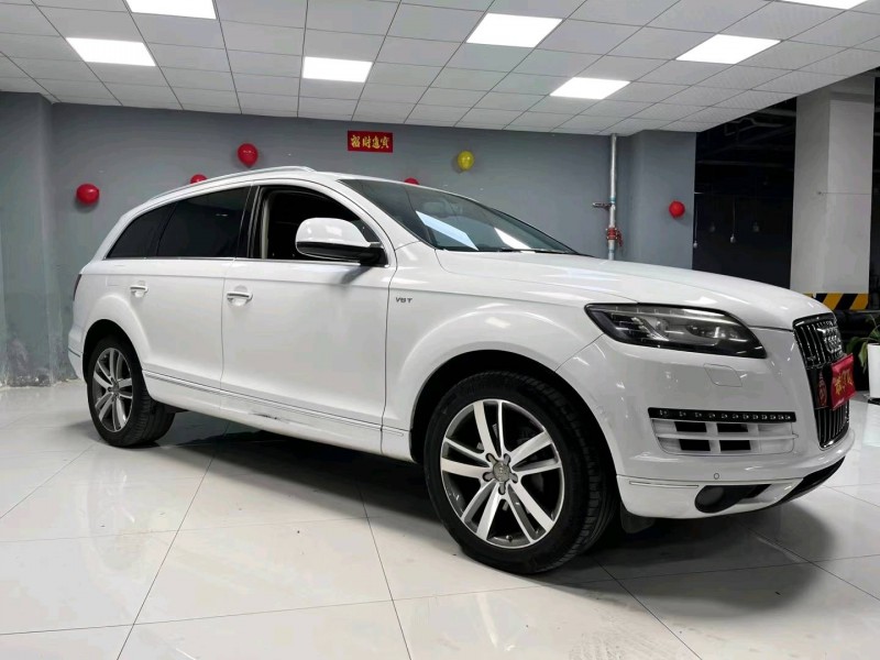 成都10年奥迪Q76