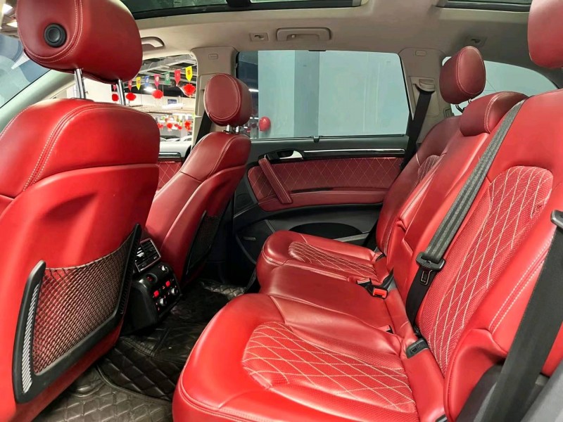 成都10年奥迪Q77