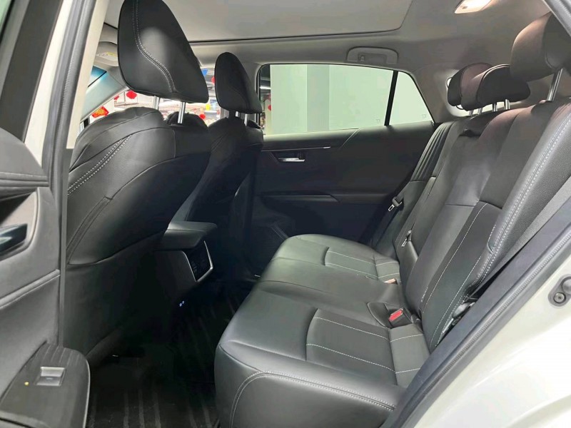 成都22年丰田凌放9