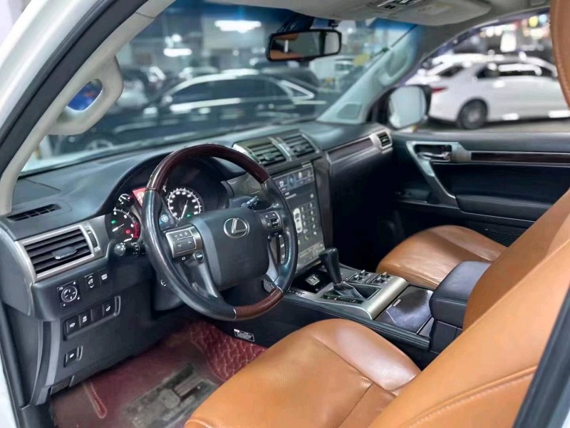 成都14年雷克萨斯GX7