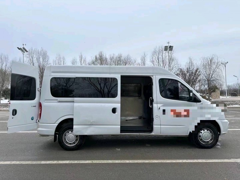 枣庄22年大通V808