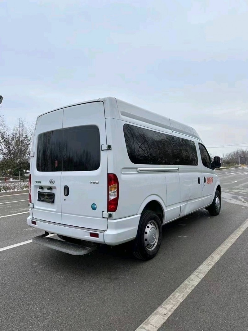 枣庄22年大通V809