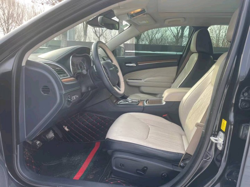 沈阳16年克莱斯勒300C6