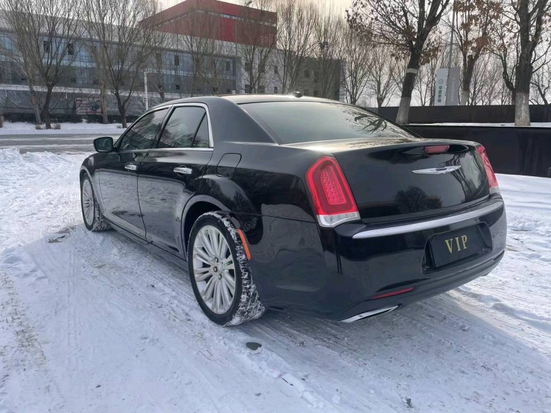 沈阳16年克莱斯勒300C7