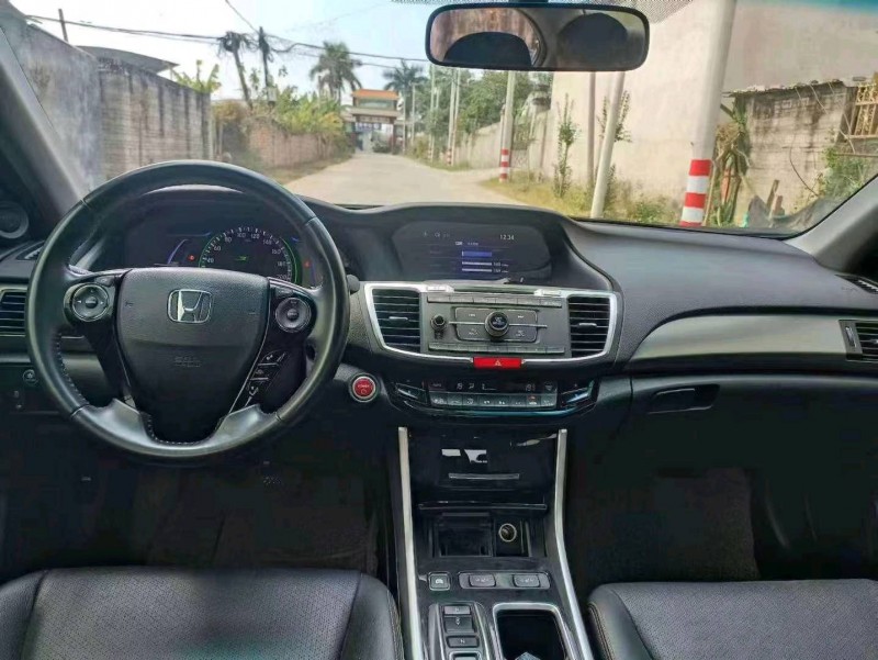 珠海18年本田雅阁3