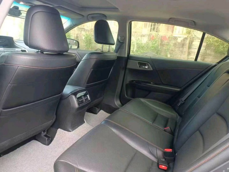 珠海18年本田雅阁7