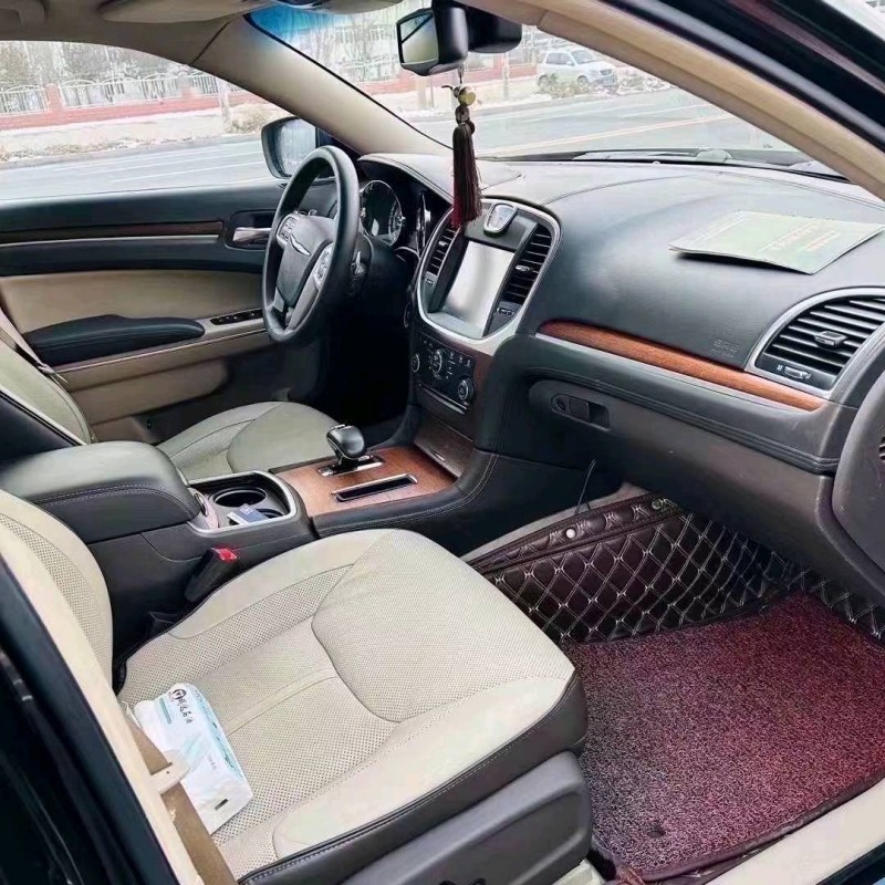 东营15年克莱斯勒300C7