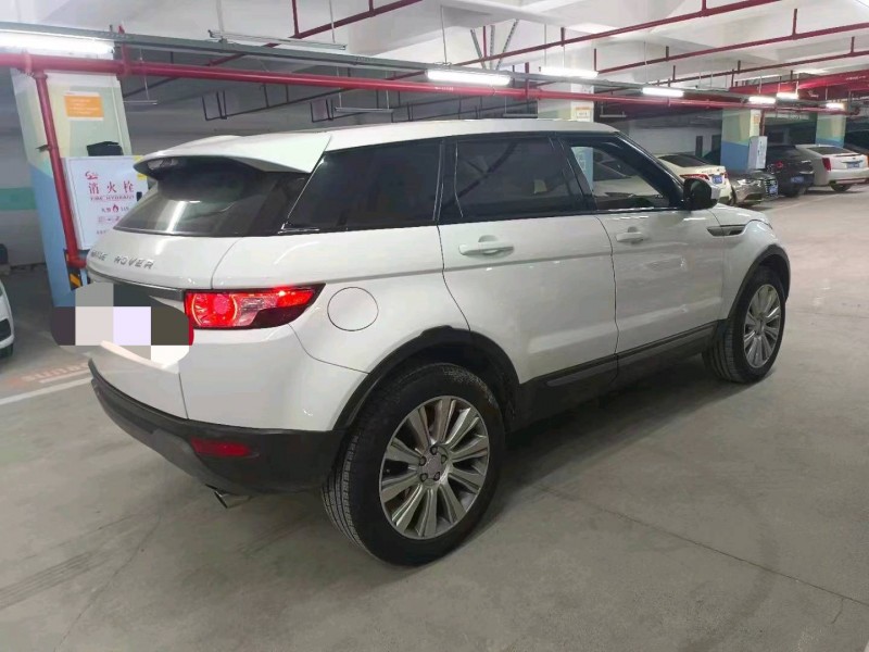 重庆16年路虎极光3