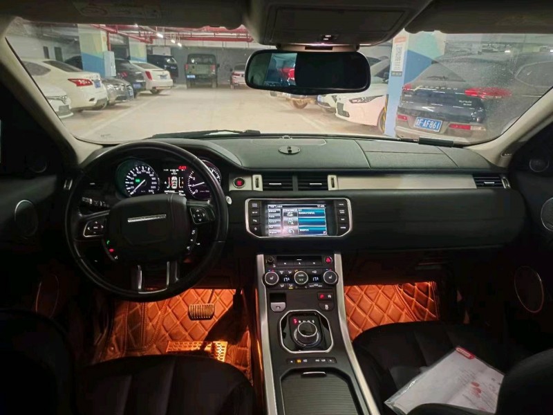 重庆16年路虎极光4