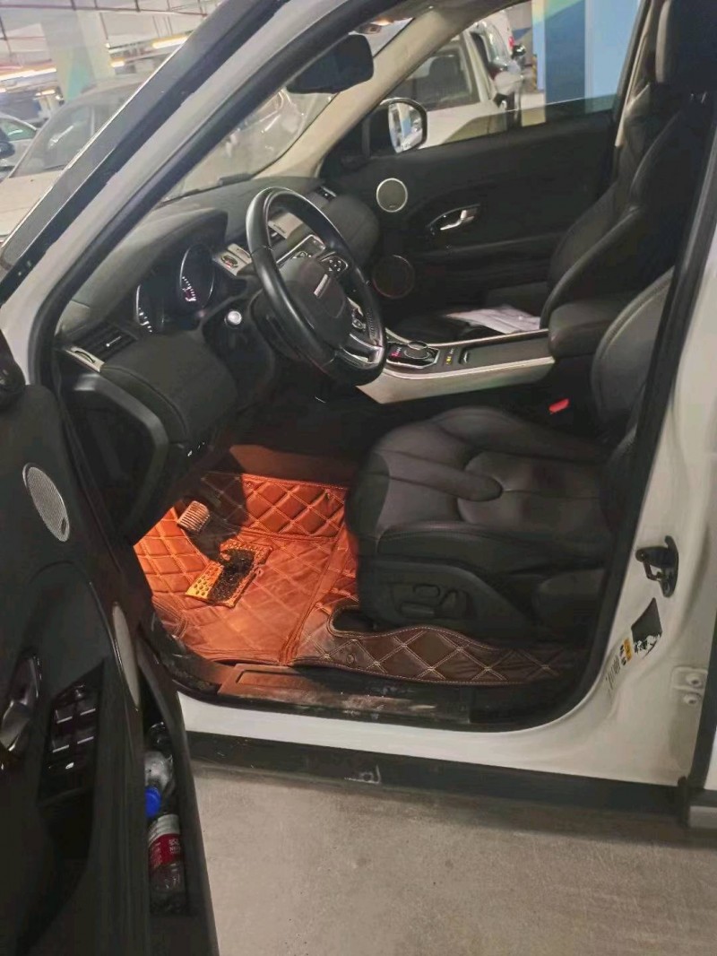 重庆16年路虎极光6