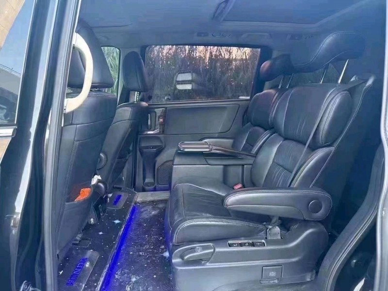 台州18年本田艾力绅8