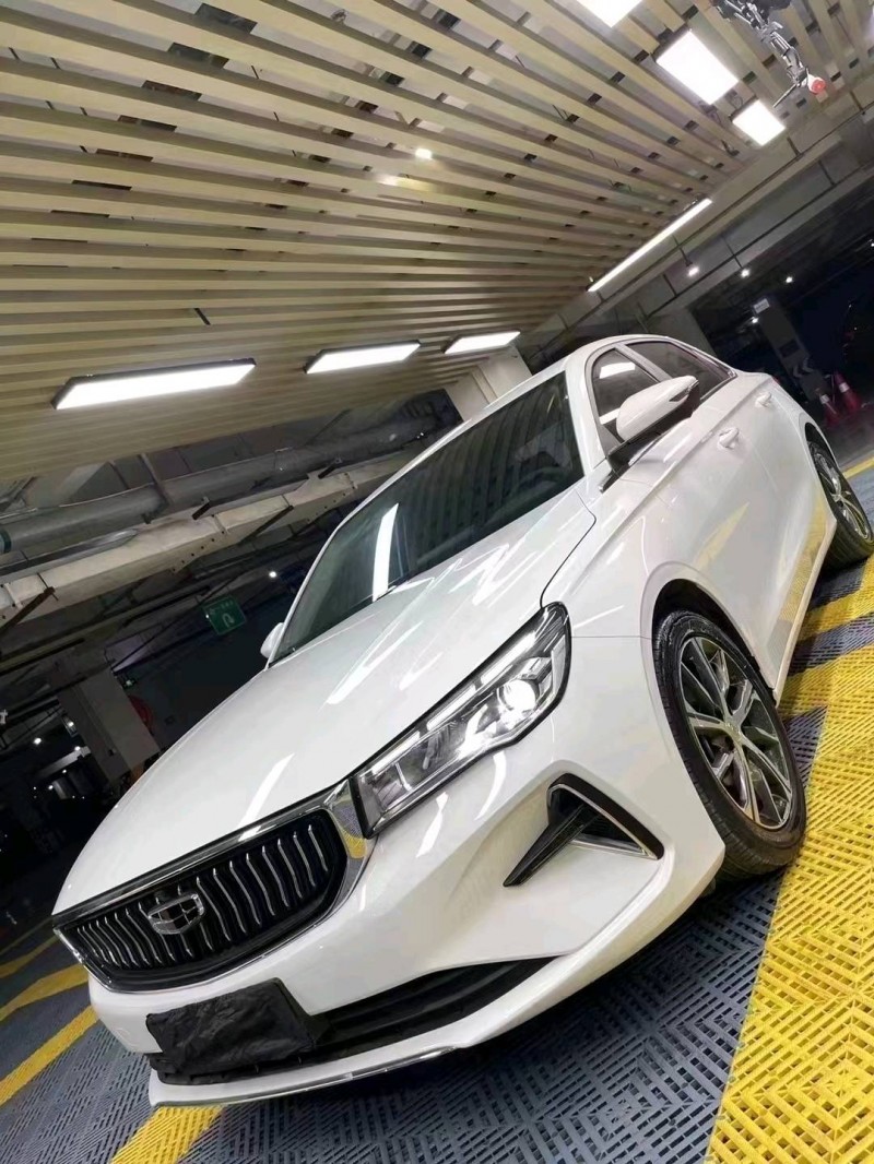 成都22年吉利帝豪2