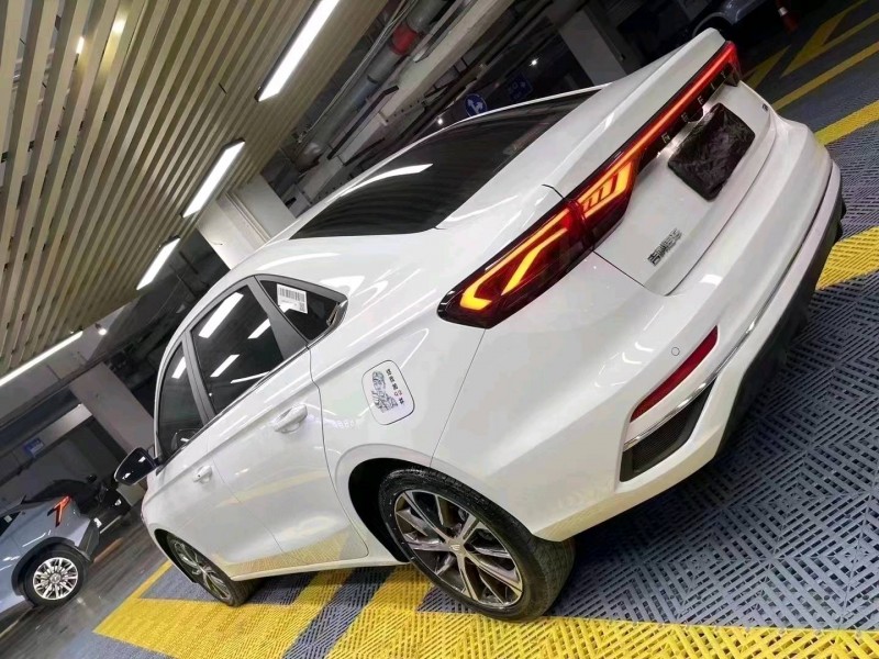 成都22年吉利帝豪4