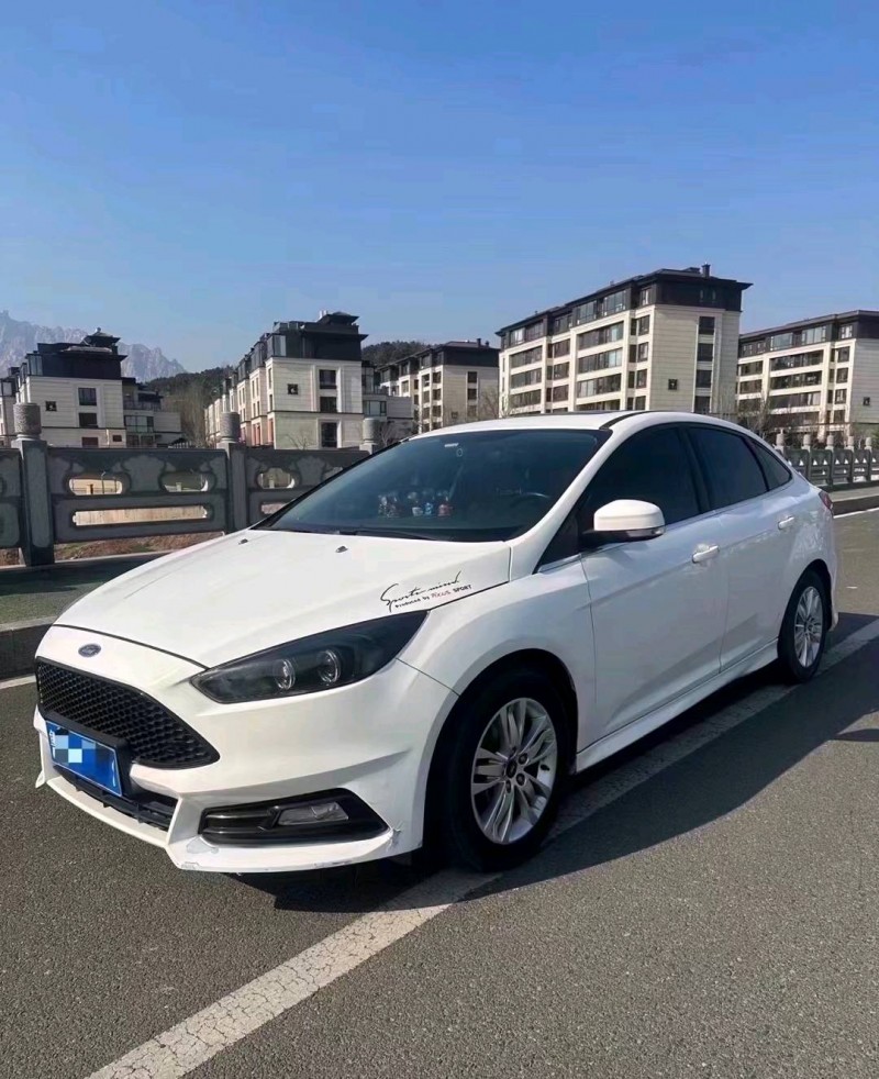 枣庄16年福特福克斯2