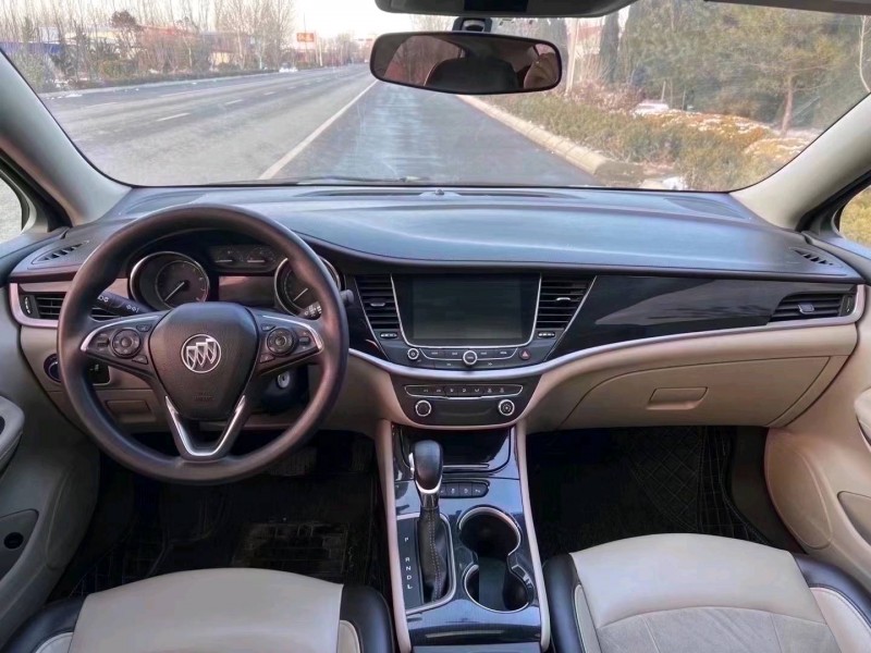 东营17年别克威朗8