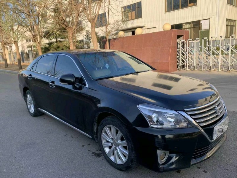 邯郸13年丰田皇冠2