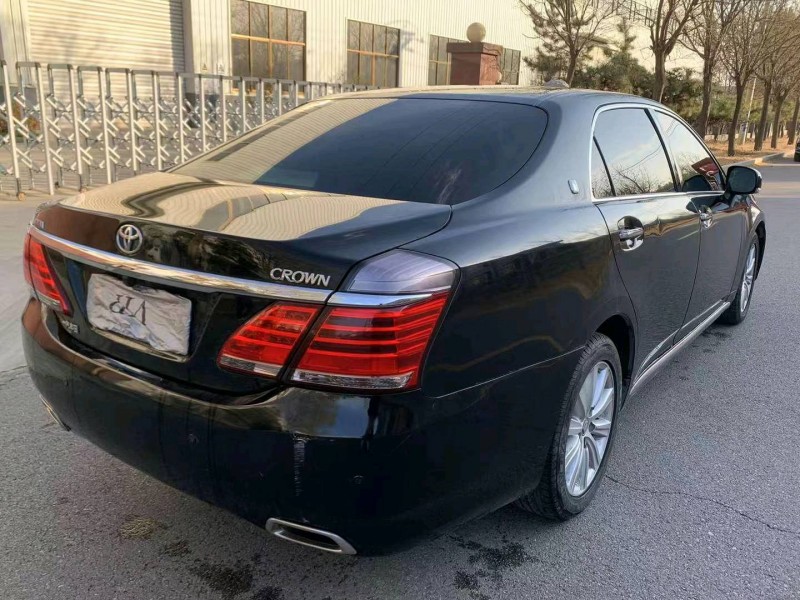 邯郸13年丰田皇冠4