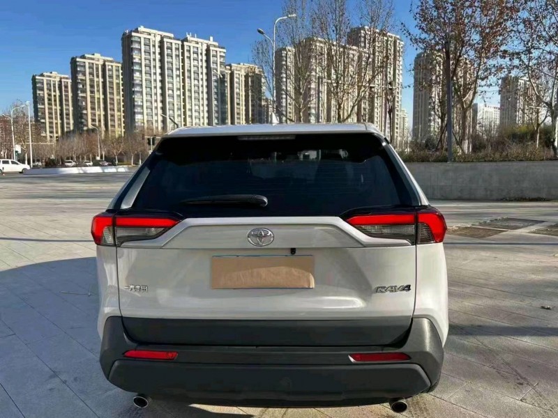 东营21年丰田RAV4荣放6