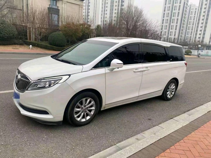 东营18年别克GL82