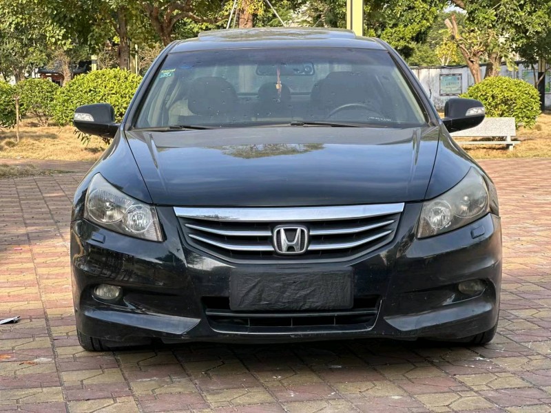 汕头11年本田雅阁1