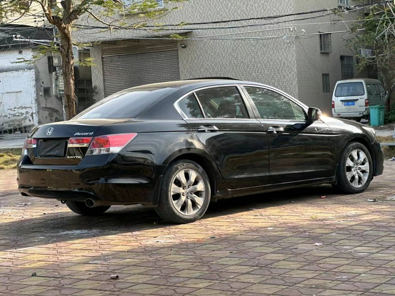 汕头11年本田雅阁8