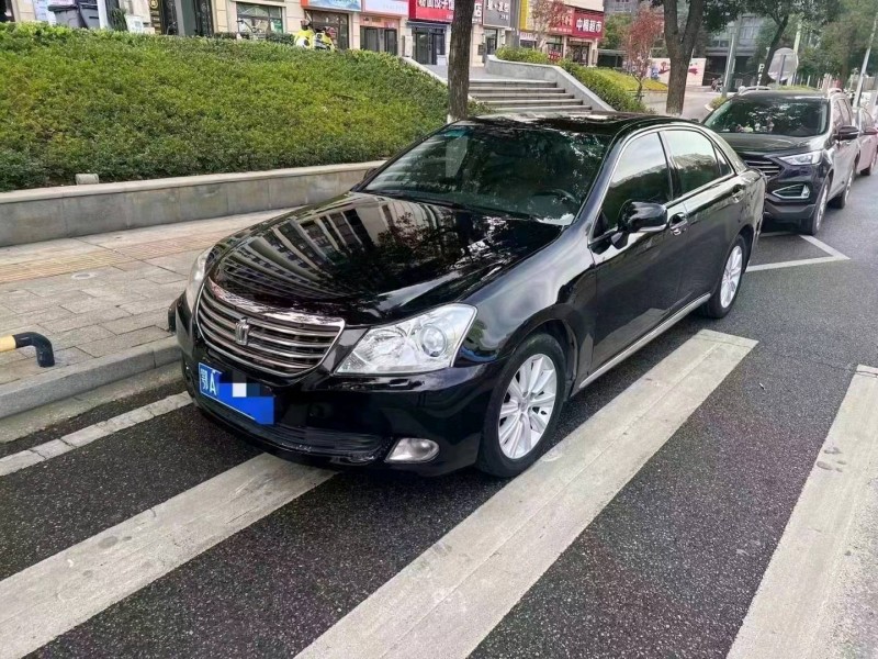 宜昌11年豐田皇冠1
