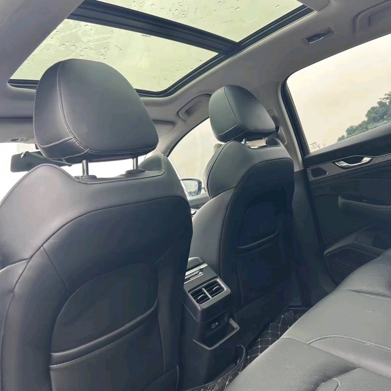 成都21年吉利星瑞3