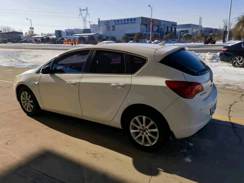 保定14年别克英朗4