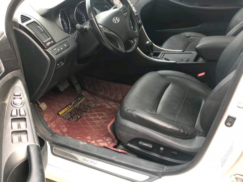 保定13年现代索纳塔八7