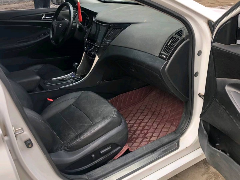 保定13年现代索纳塔八8