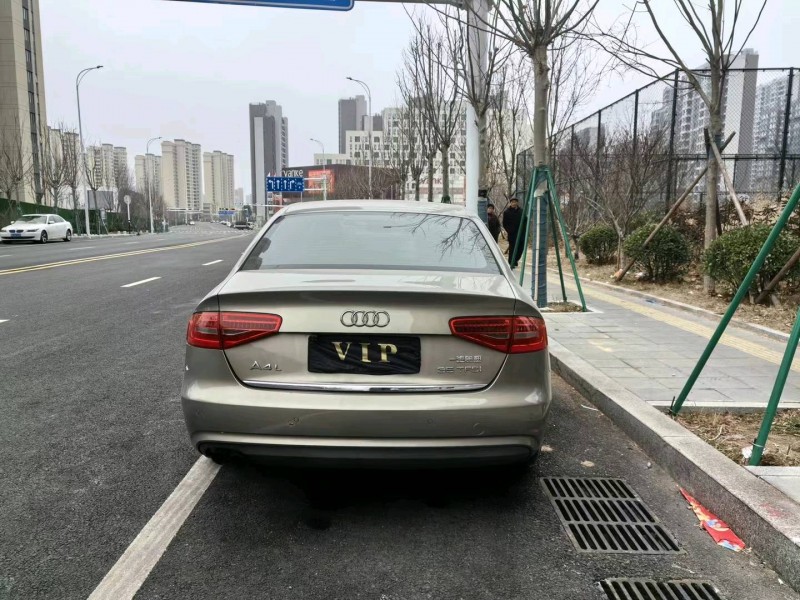 青岛13年奥迪A4L8