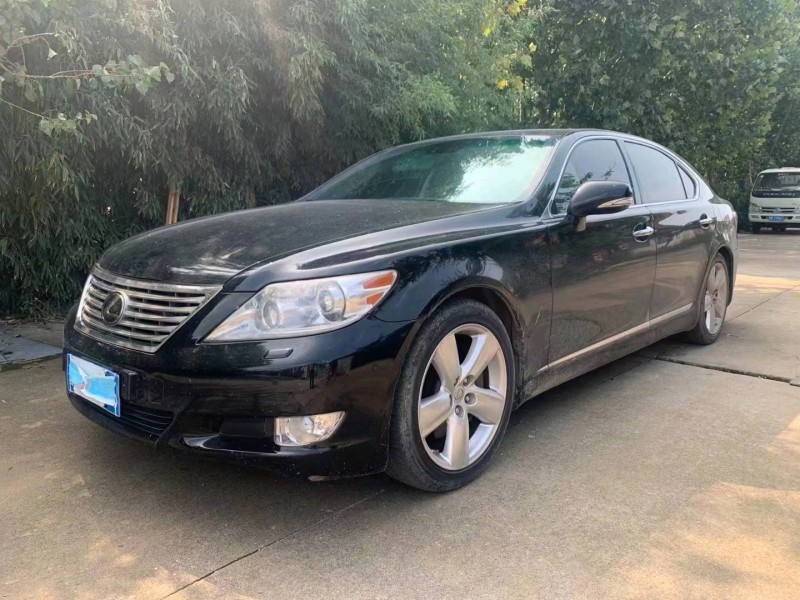 东营10年雷克萨斯LS3