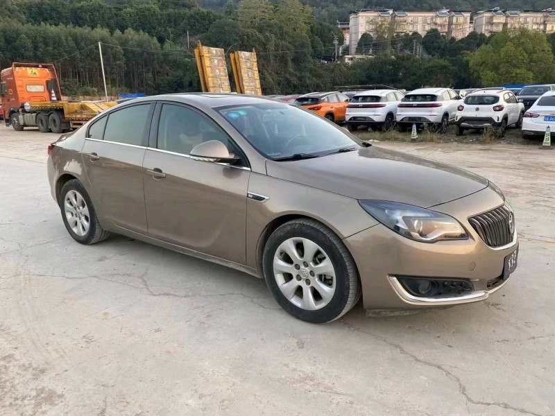 南宁14年别克君威2