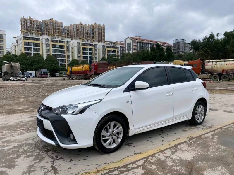 南寧17年豐田YARiS L 致炫3