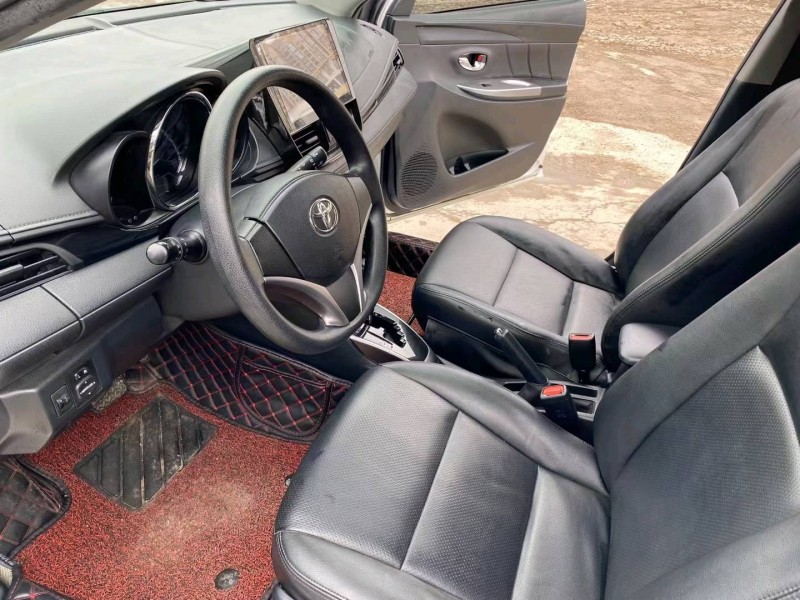 南寧17年豐田YARiS L 致炫4
