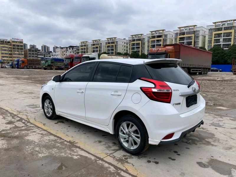 南寧17年豐田YARiS L 致炫8